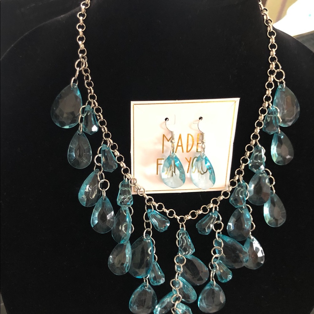 Necklace and earring